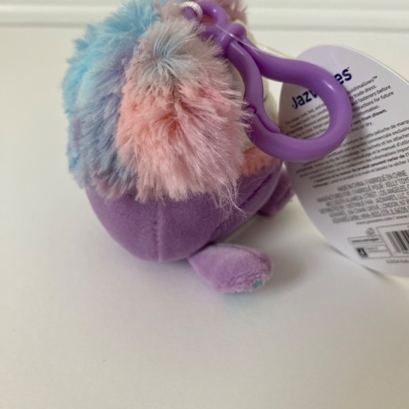 Squishmallows 3.5” Eden The Bigfoot Yeti Valentines Clip - Picture 4 of 6